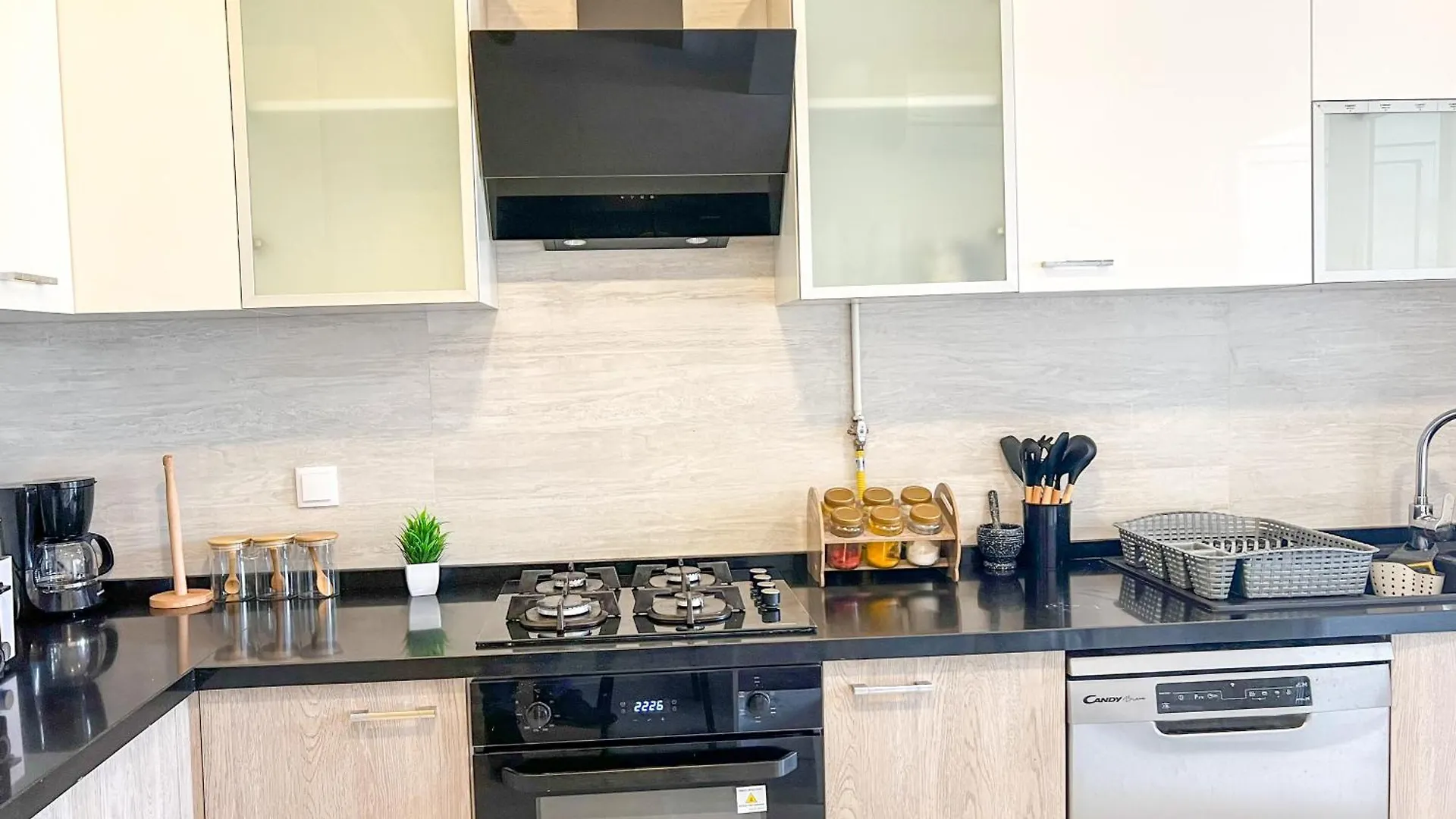 Modern 2 Bedroom Flat In Jardins Menzah Tunis 0*,  Tunisia